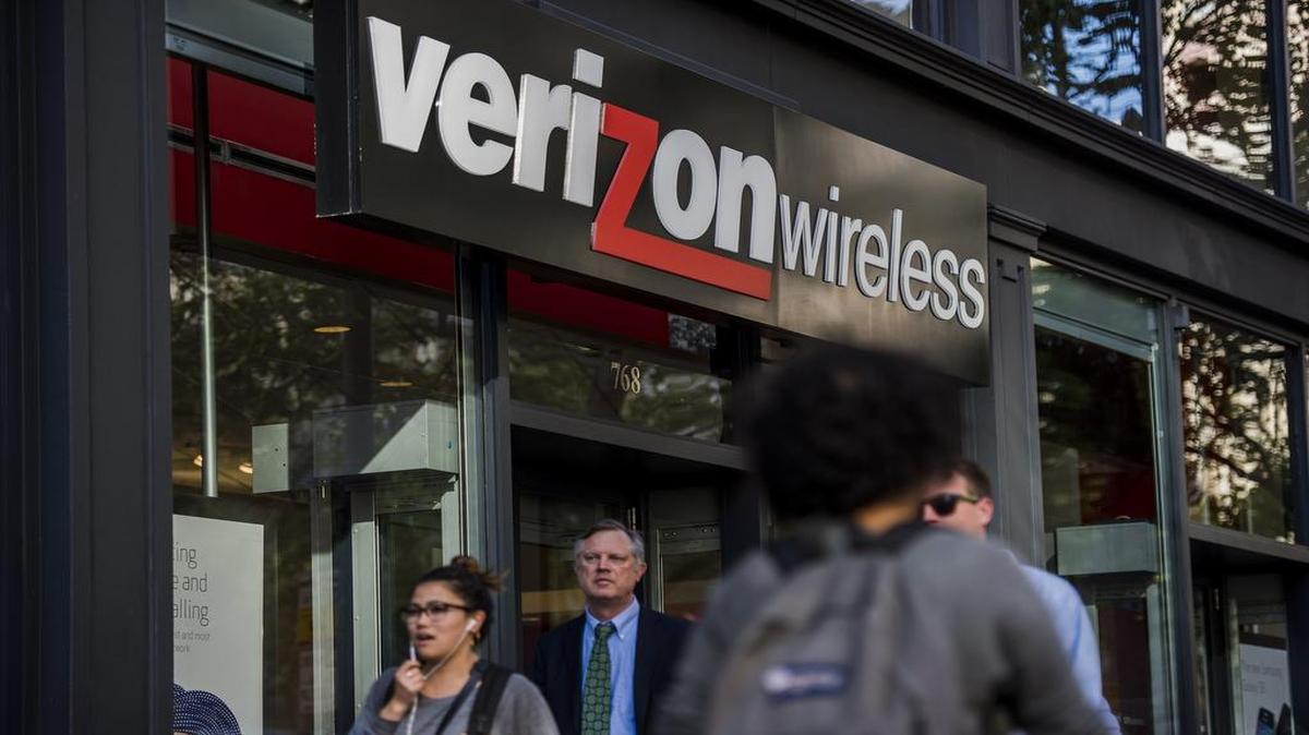 
Verizon’s mobile video service joins a flurry of other streaming television offerings released this year from media and tech companies that do not require a traditional cable or satellite subscription.

