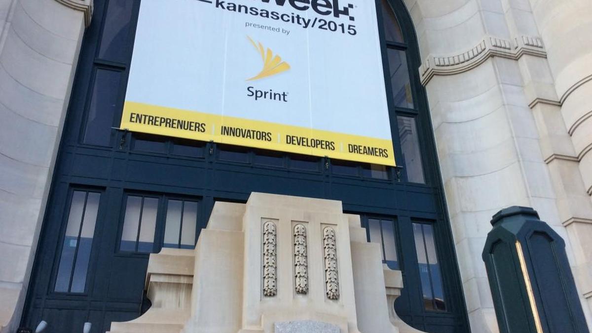 
Techweek starts its seven-day schedule with a visit to the Entrepreneur Hall of Fame at UMKC and moves to the official starter party at the Boulevard Brewery.
