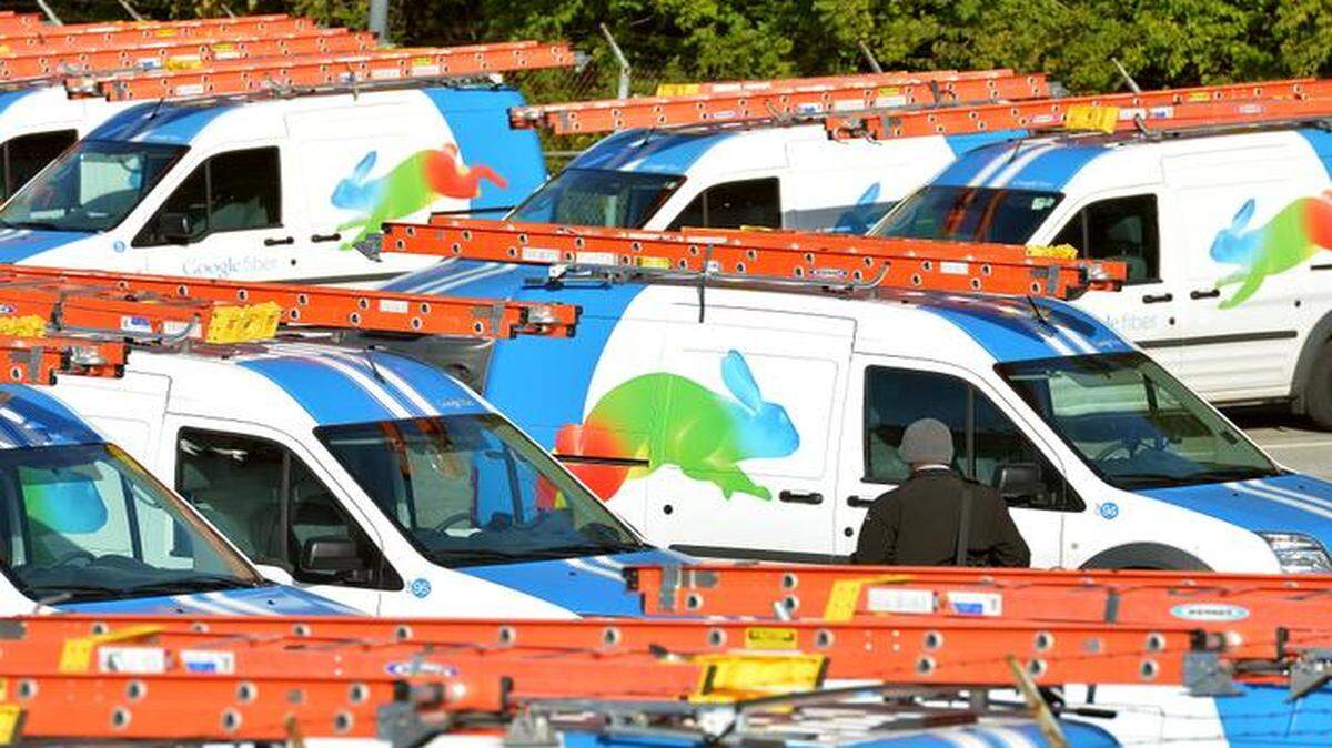 
Despite Google Fiber’s promises last spring, the company now says it will not finish installing gigabit-speed Internet across town until next summer. Meanwhile, across the country, other Internet providers are speeding up their broadband to match Google Fiber.
