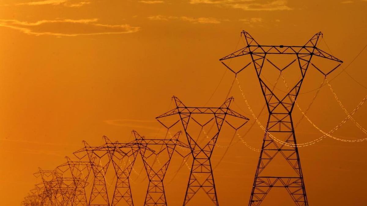 
In the Grain Belt Express project, high-voltage transmission lines would carry Kansas wind power across Missouri to Eastern power grids.
