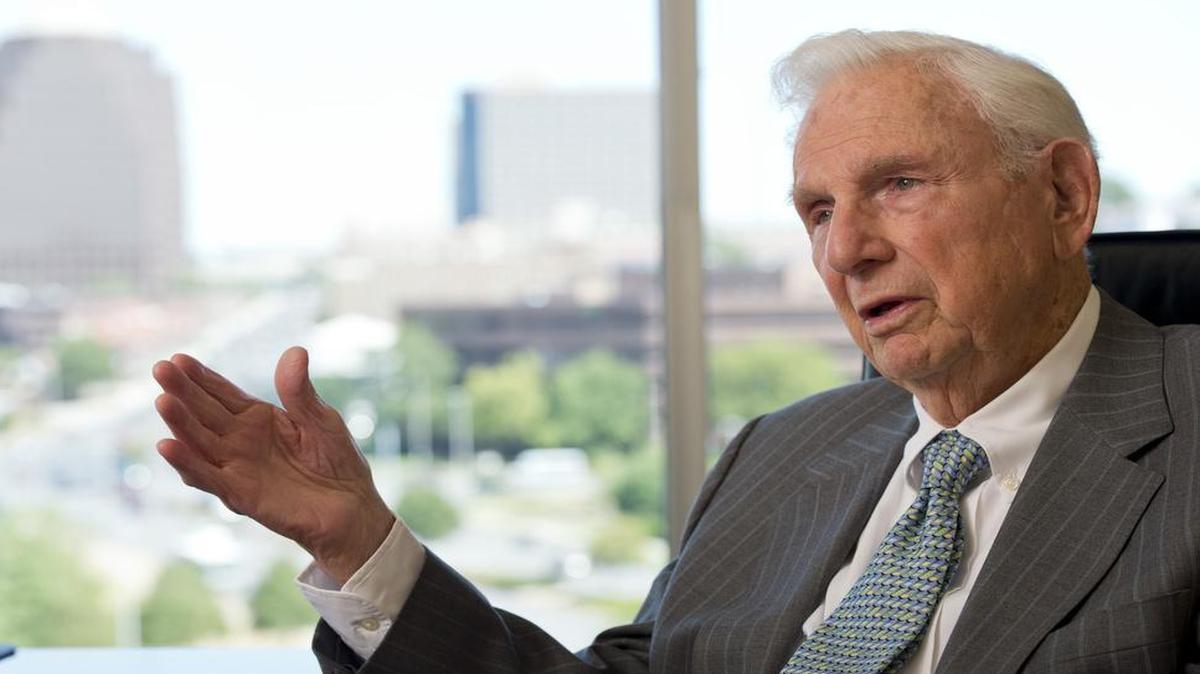 
Henry Bloch, who spoke with The Star three years ago as he turned 90, celebrates No. 93 today.
