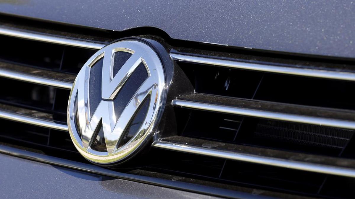 
Volkswagen is under pressure to name a replacement to Martin Winterkorn, the chief executive who resigned Wednesday.
