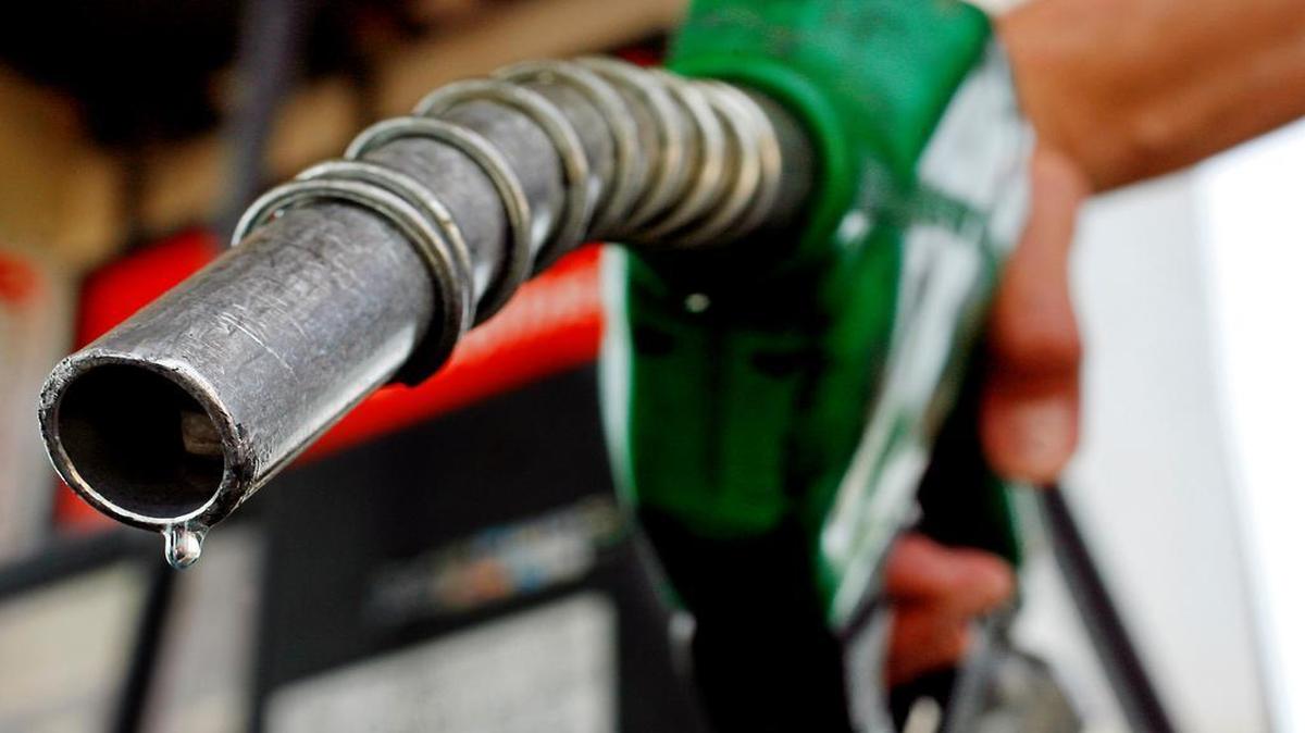 
Kansas City’s gas prices are about 68 cents cheaper per gallon this year than last. But drivers still pay more in Kansas City than they do elsewhere.
