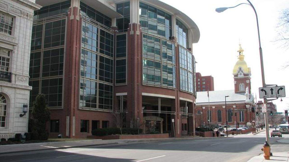 
Many of the Jefferson City employees are being offered transfers to Kansas City, DST Systems said.
