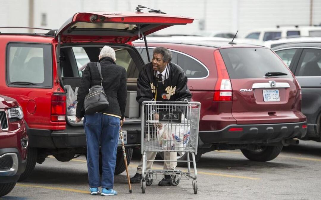A grocery store chain based in Schenectady, N.Y., that also operates under the Price Chopper name is reportedly in talks to be acquired by Albertsons. Kansas City’s Price Chopper has no plans to sell any stores.
