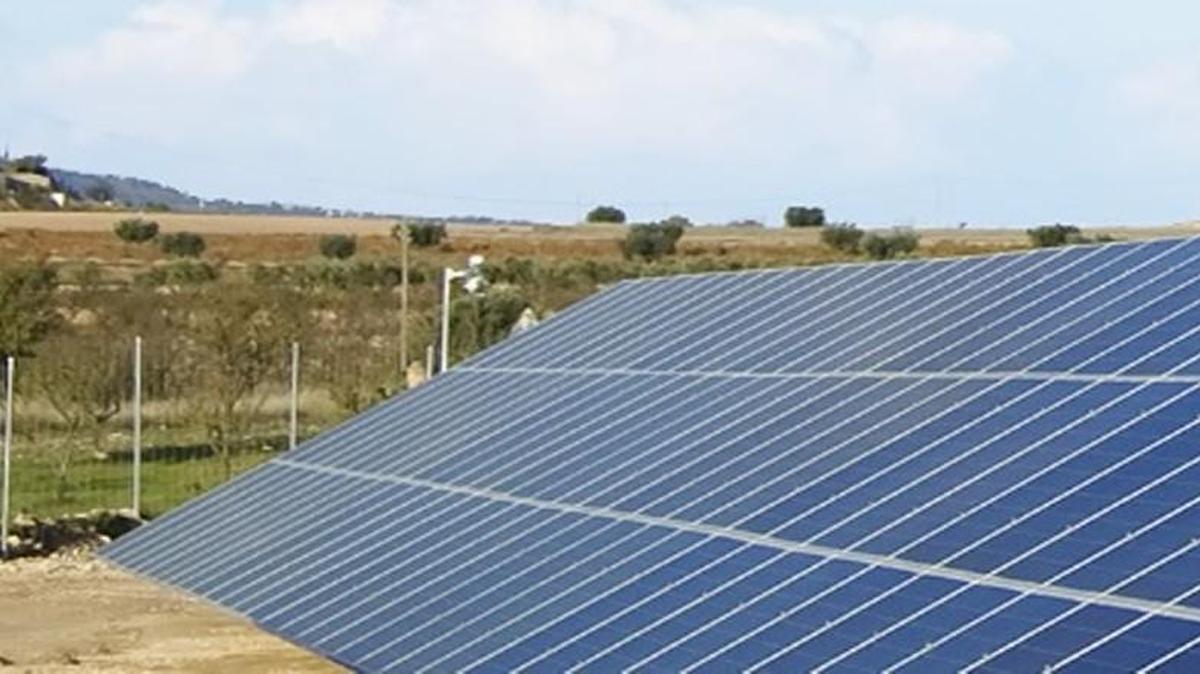 KCP&L wants to use ground-mounted solar panels for the project at its Greenwood Energy Center.