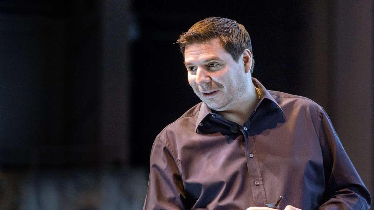
Sprint CEO Marcelo Claure has started a second ambition cost-cutting round at the Overland Park-based wireless carrier. Job cuts are expected.
