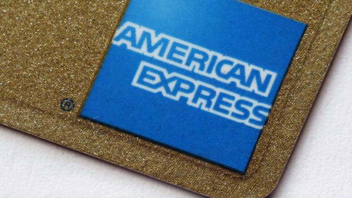 
The fees that American Express charges merchants are routinely higher than those of Visa, MasterCard and other credit card companies. But merchants that accept American Express cards are barred by the company from encouraging customers to pay with the lower-cost cards.
