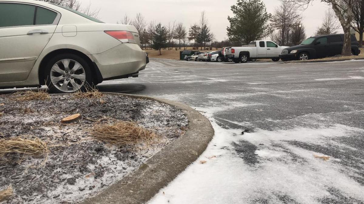 The National Weather Service of Kansas City forecasts less than an inch of snow will fall in Kansas City from Saturday night into Sunday morning.