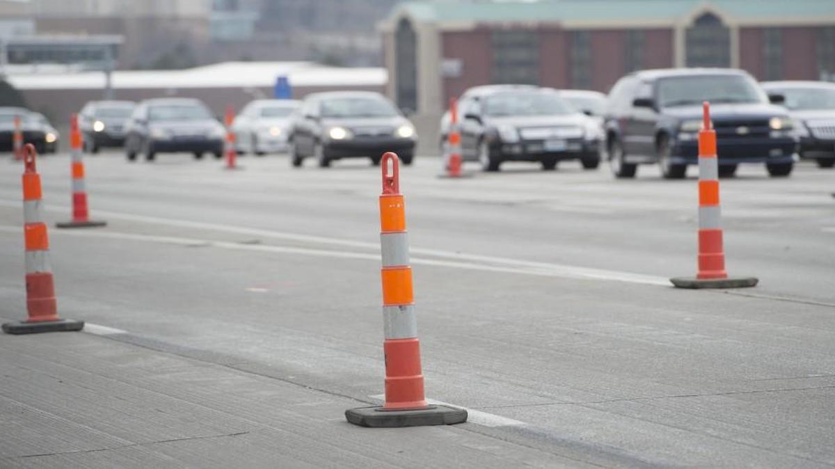 Westbound Interstate 435 will be limited to one lane between Nall Avenue and Quivira Road in Johnson County on Sunday, Monday and Tuesday nights so that crews can do overnight prep work for the upcoming pavement reconstruction project.