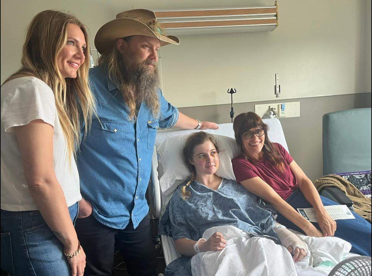 Country music star Chris Stapleton and his wife Morgane visited Alexandria Moffett in the hospital.