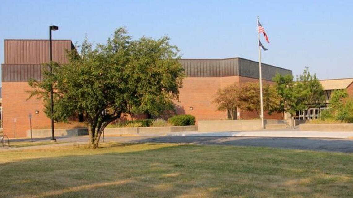 Shawnee Mission Northwest sophomore dies after medical emergency during football training