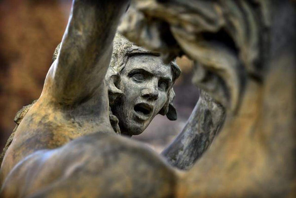 The fountain was designed by French artist Henri-Léon Greber in 1910. It came to the Country Club Plaza in 1960.