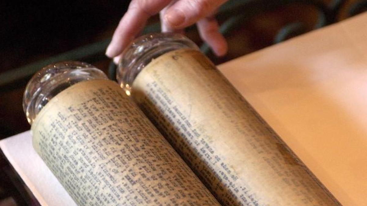 No, not THAT kind of scroll!