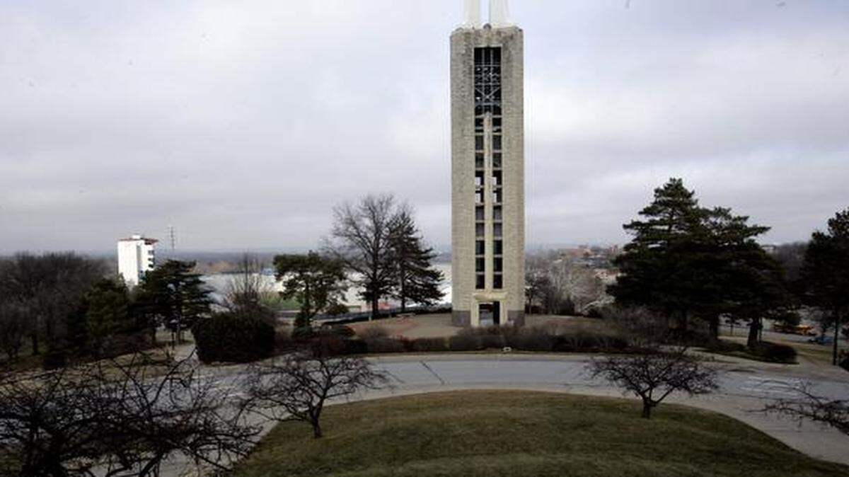 
Endowed funds at the University of Kansas fell below the billion-dollar mark in the 2008 recession. Those funds, managed by KU Endowment, now sit at nearly $1.5 billion.
