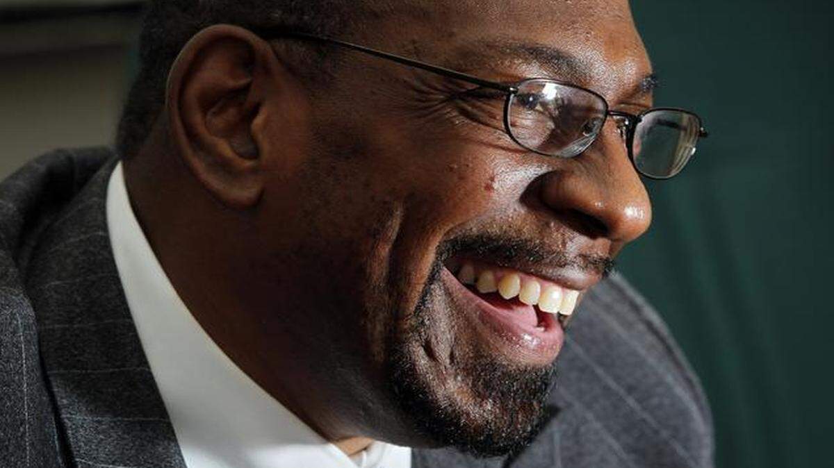 
School superintendents from around the state have chosen Kansas City Public Schools Superintendent Steve Green as the 2015 winner of the Pearce Award.
