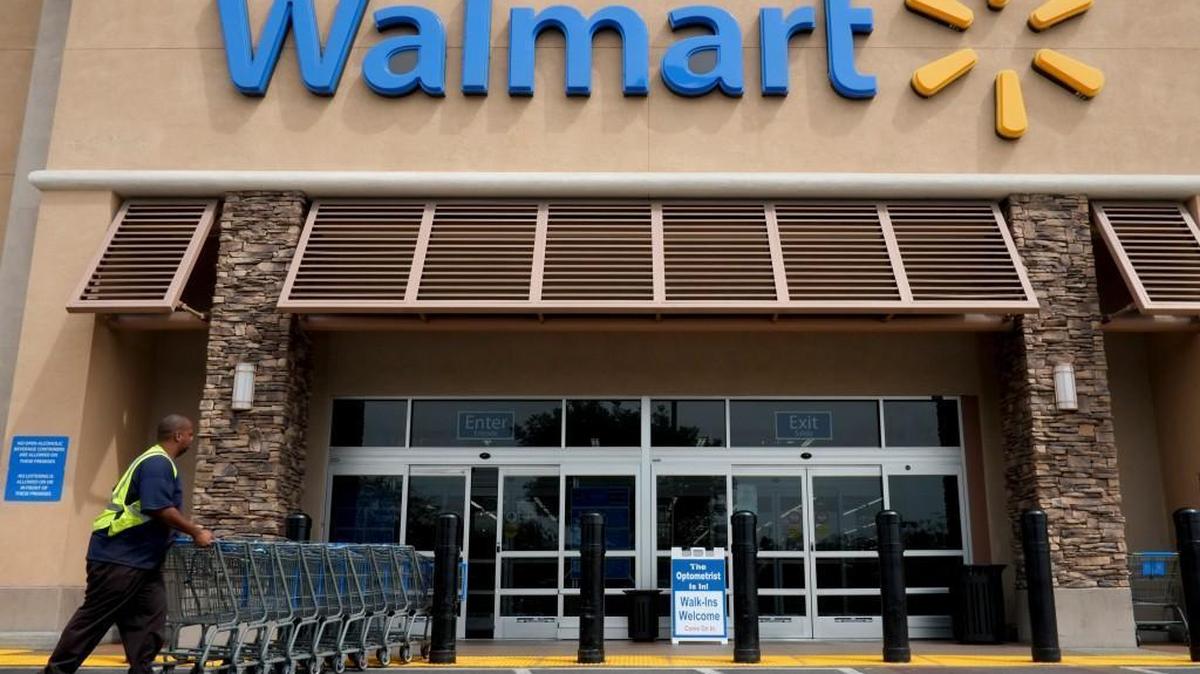 Law enforcement in central and eastern Missouri reported a string of large purchases of prepaid cellphones at Wal-Mart stores last weekend.