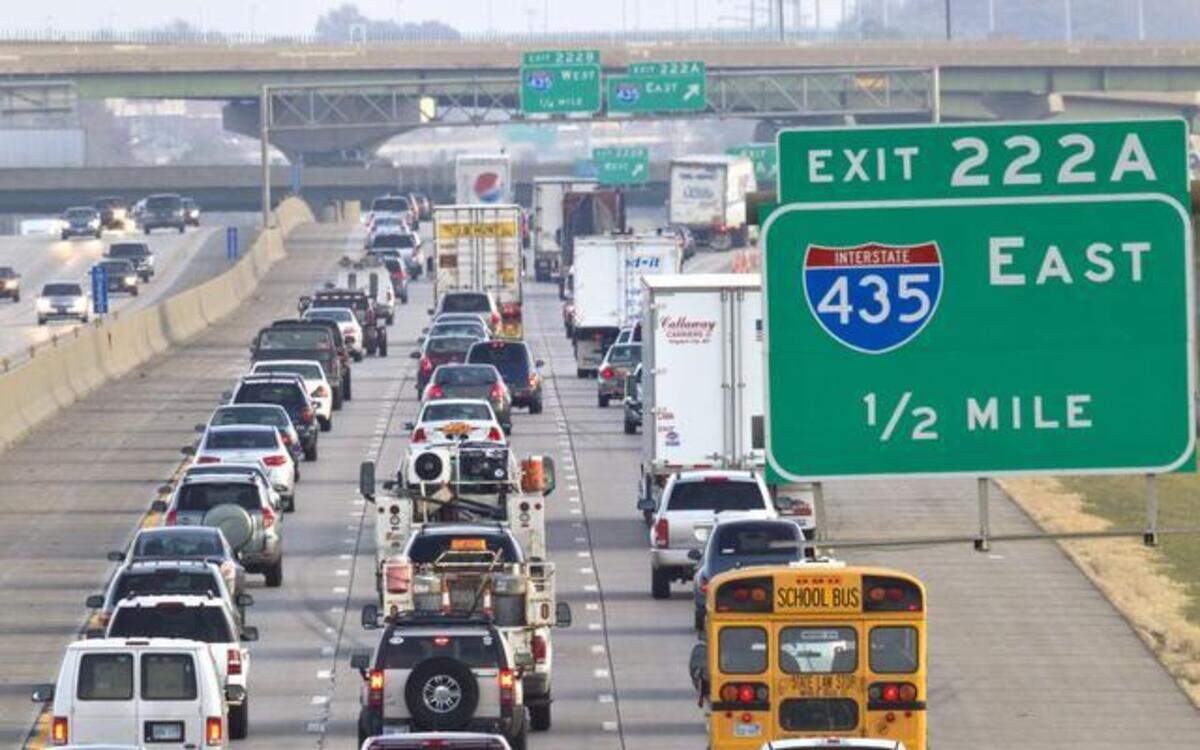 
Rush hour traffic at I-35 and I-435 in Johnson County
