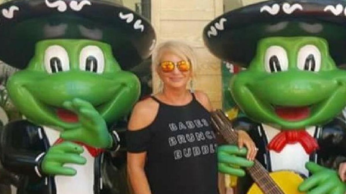 Cindy Otte says she was sickened by tainted alcohol while vacationing in Playa del Carmen.