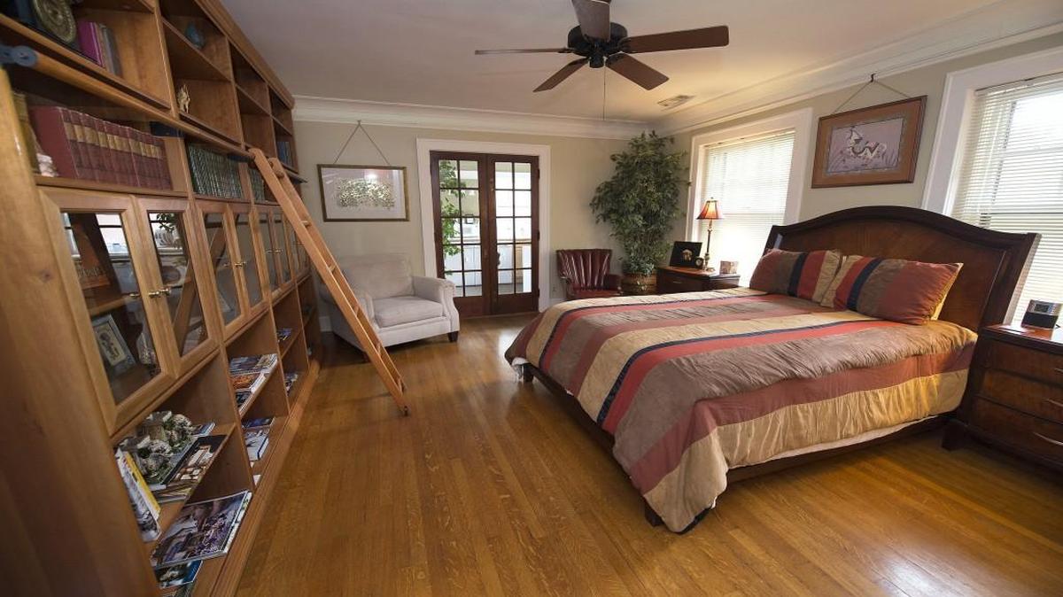 An Airbnb offering in the Hyde Park neighborhood of Kansas City is seen in 2017.