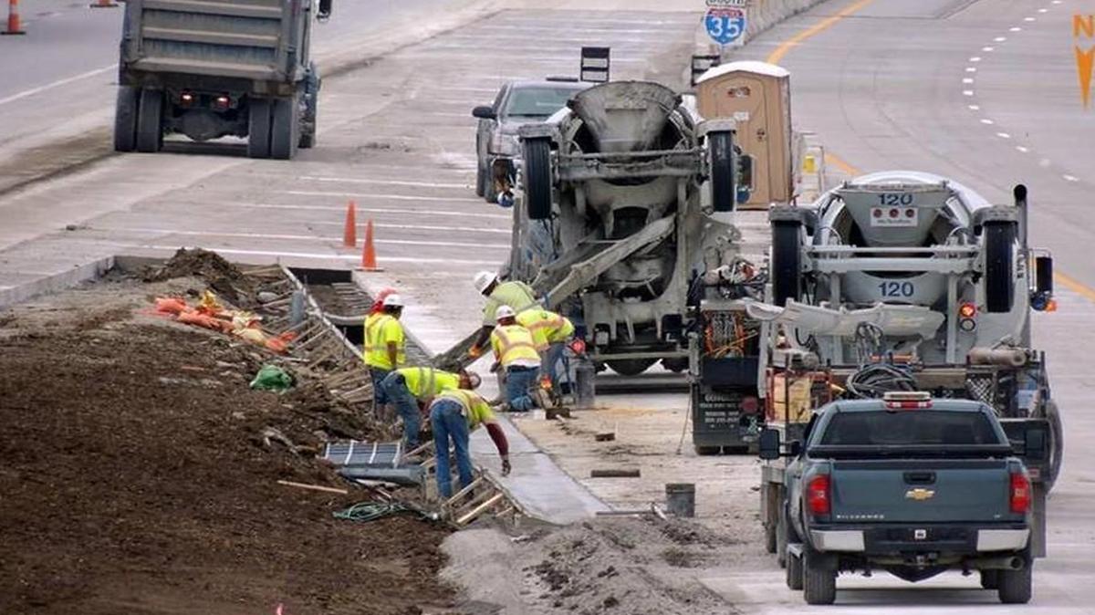 Closures are scheduled along Interstate 35 this week for the Johnson County Gateway project.