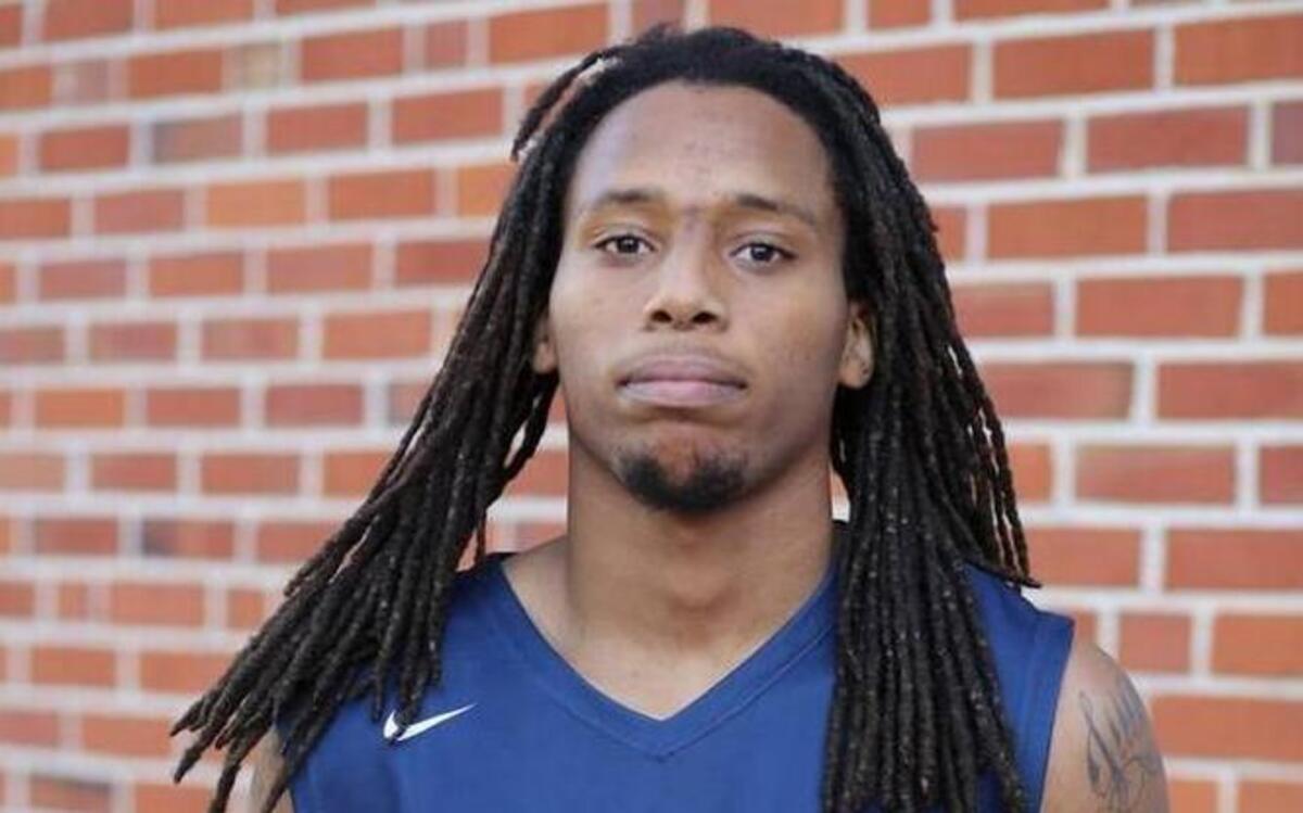 Marcus Mondaine, who was killed in October, will posthumously receive a bachelor’s degree this weekend.