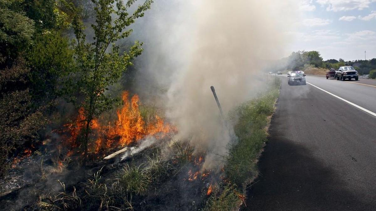 
A grass fire slowed traffic on U.S. 169 at Interstate 29 in 2012
