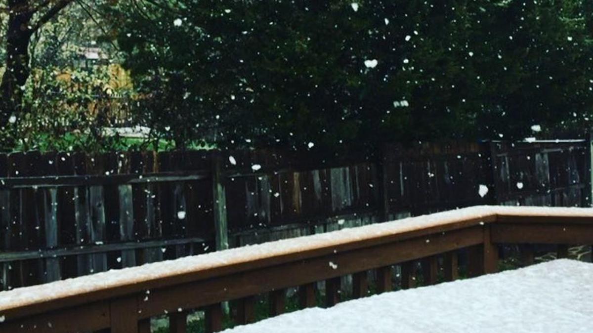 The Kansas City area awoke to Easter snow showers.