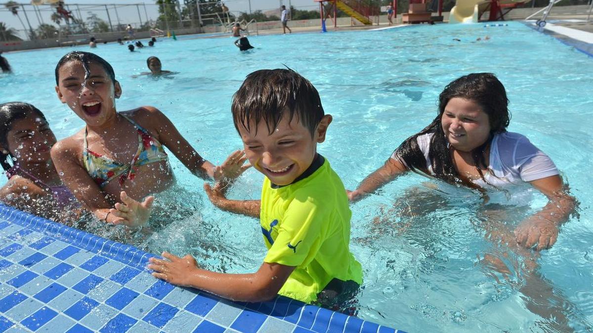 Summer kickoff: Oceans of Fun, KC spray parks and area pools open for Memorial Day weekend