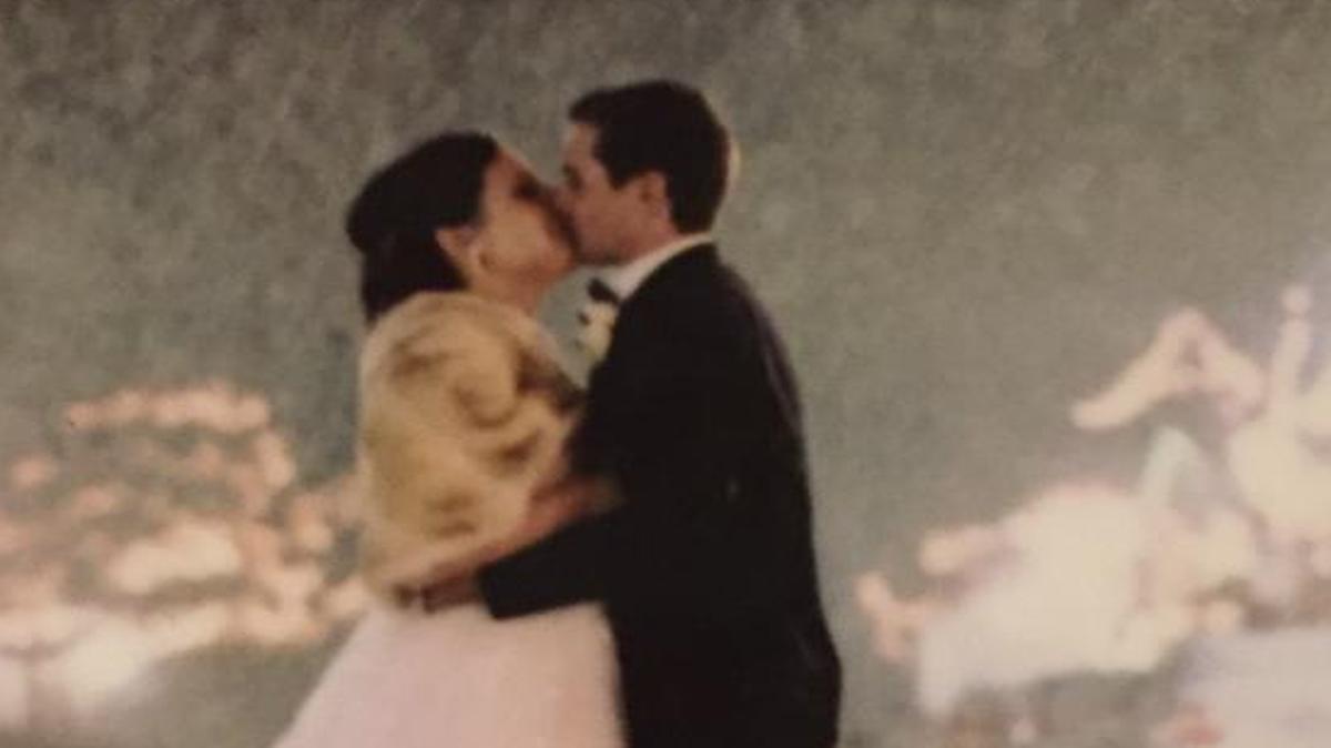 Mark Wagoner proposed to RuthAnn Miller on a warm spring day. The day of their wedding, however, was another story. It was below zero and snowing on Dec. 17.