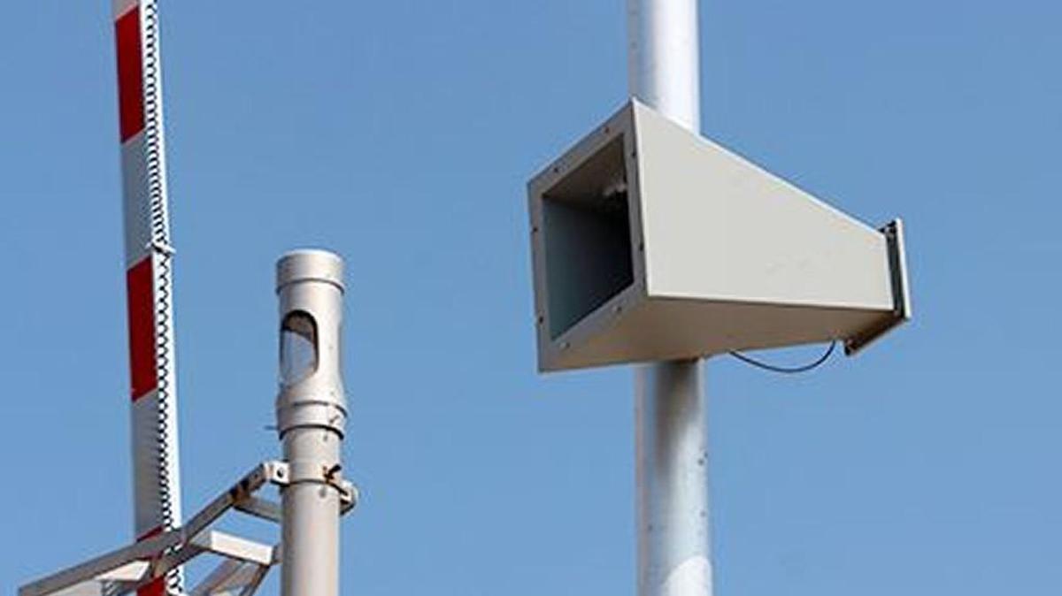 BNSF Railway will start using pole-mounted wayside horns Dec.6 in Merriam to warn motorists of approaching trains at two intersections and later at a third. In most cases, the train’s horn will not sound.