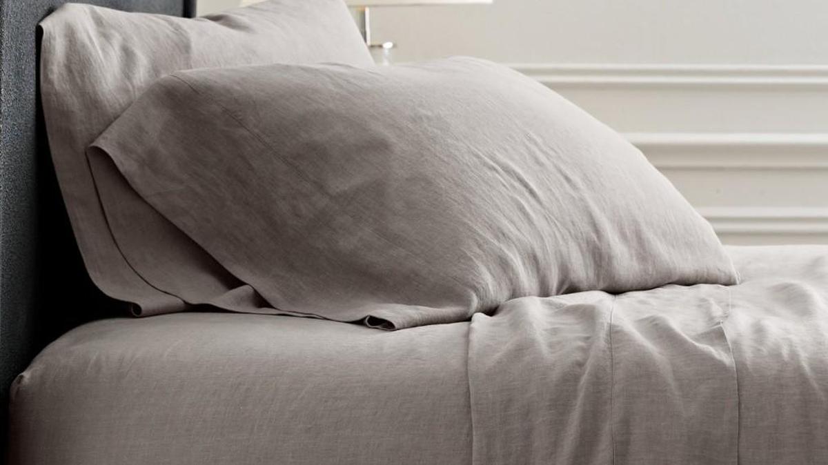 Among her superpowers: Supermom can fold fitted sheets. But those powers failed her when it came to the “elephant” in the room.