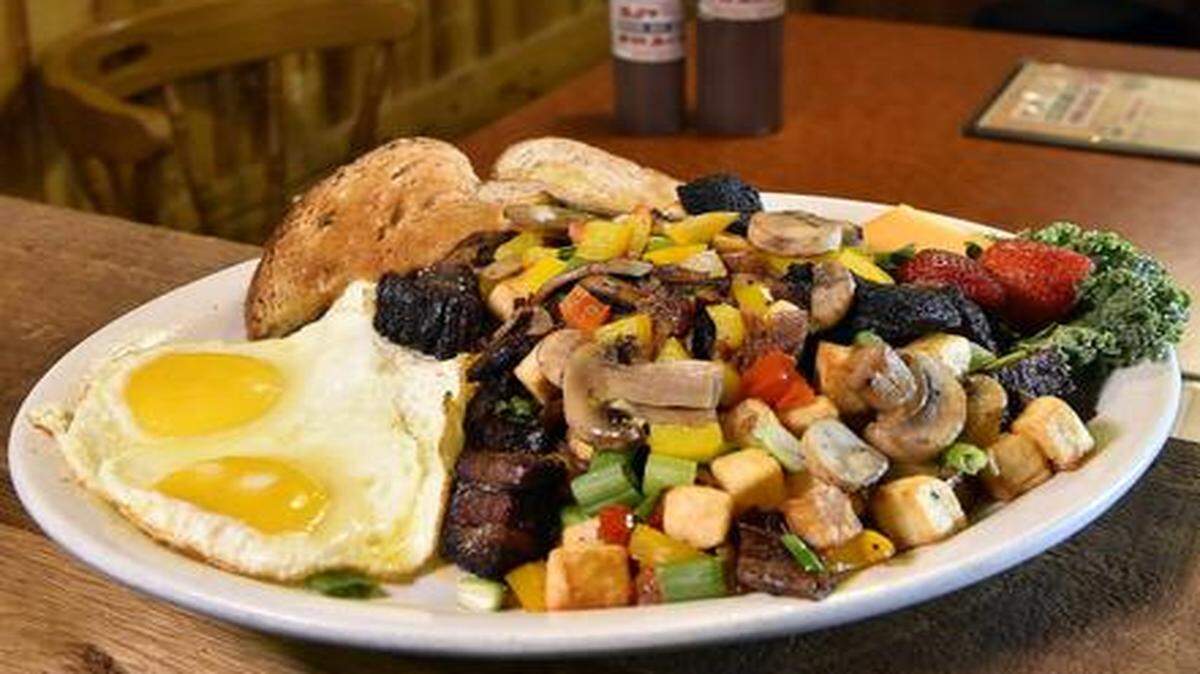 
The burnt end hash is featured at RJ’s Bob-Be-Que Shack, 5835 Lamar Ave. in Mission.
