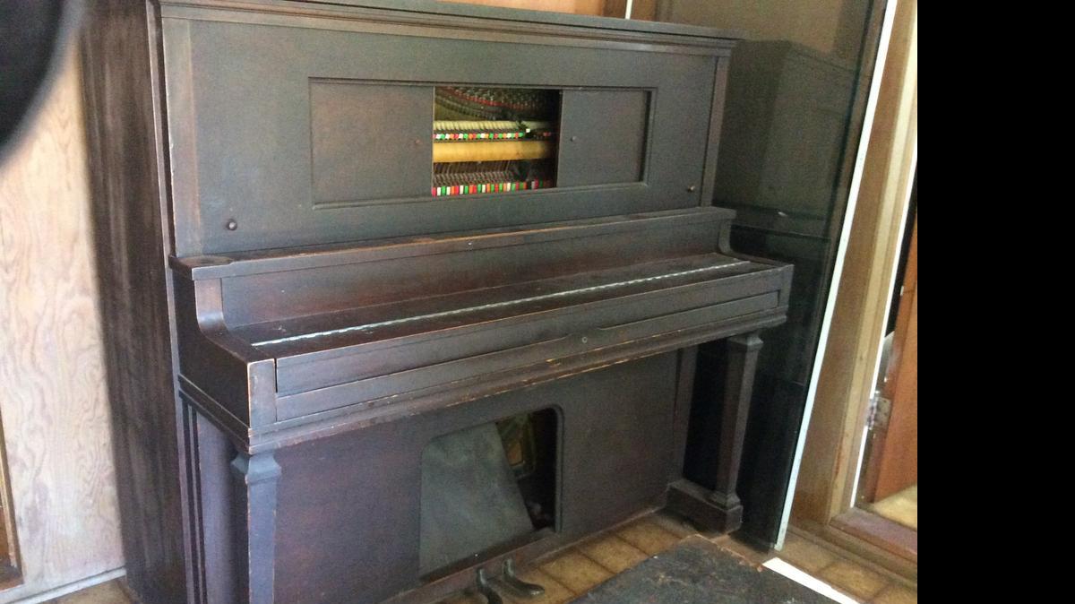 
This piano is he Forrest Gump of our house: It heard every discussion, appraised every boyfriend, performed every holiday and endured every grandchild’s sticky pounding.
