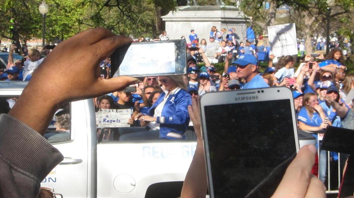 Failed to get to the parade early? You got stuck behind Chris Young’s 7-foot-tall brother. Your photos looked like this. Sorry dude.