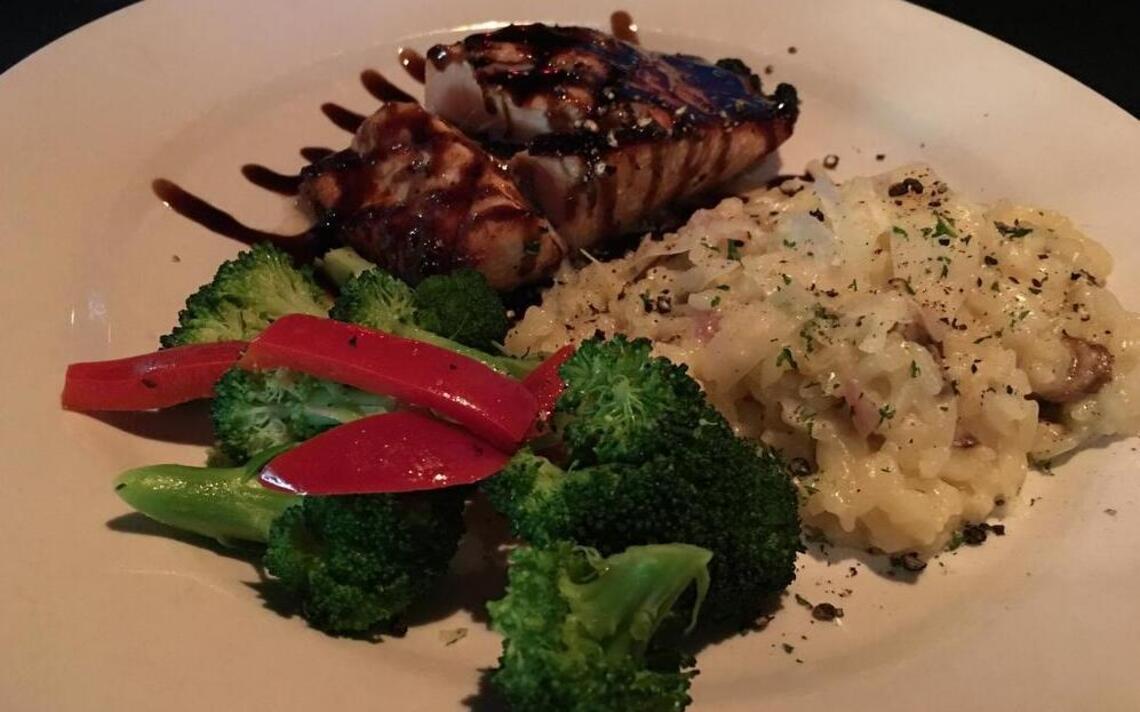 Ricco’s Italian Bistro serves up cozy neighborhood vibe along with pasta, pizza, seafood and more