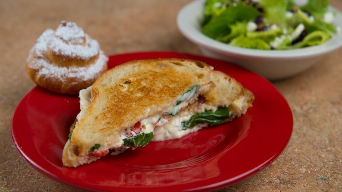 Overland Park’s Best Regards Bakery & Cafe specializes in grilled cheese sandwiches. The Espinaca is loaded with Havarti, Provel, pepperjack and cream cheese. Sauteed onion, diced tomato and fresh spinach give it festive color and flavor.