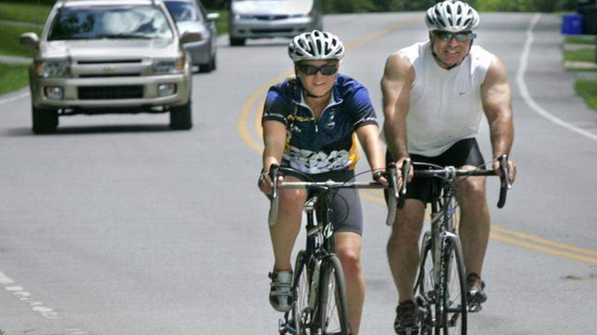 
Leawood would create more bike paths, including on Lee Boulevard, shown here.

