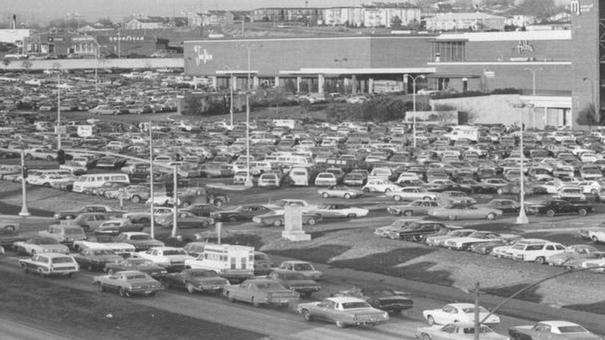 
Metcalf South was a mainstay at the corner of 95th Street and Metcalf Avenue for years before its decline.
