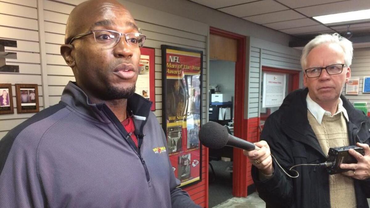 Chiefs Hall of Fame of offensive lineman Will Shields (left) discussed his new nonprofit, The Will To Do It Foundation, with reporters, including Greg Echlin, during a news conference Wednesday, Nov. 8, 2017, at 68’s Inside Sports. Shields’ charity received a grant from Aetna and will sponsor 50 children for a weeklong camp this summer that teaches about a healthy lifestyle and fitness.