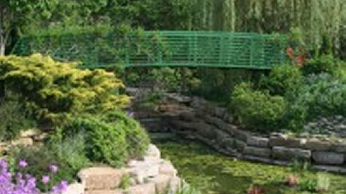 The Overland Park Arboretum & Botanical Gardens will hold its Spring Plant Sale April 28-30.
