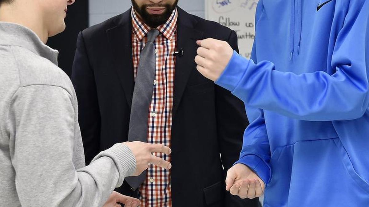 In his Shawnee Mission East classroom, teacher David Muhammad recently led a discussion on the pros and cons of globalization. Also in his role at the school, he keeps diversity and inclusion in the forefront at school.