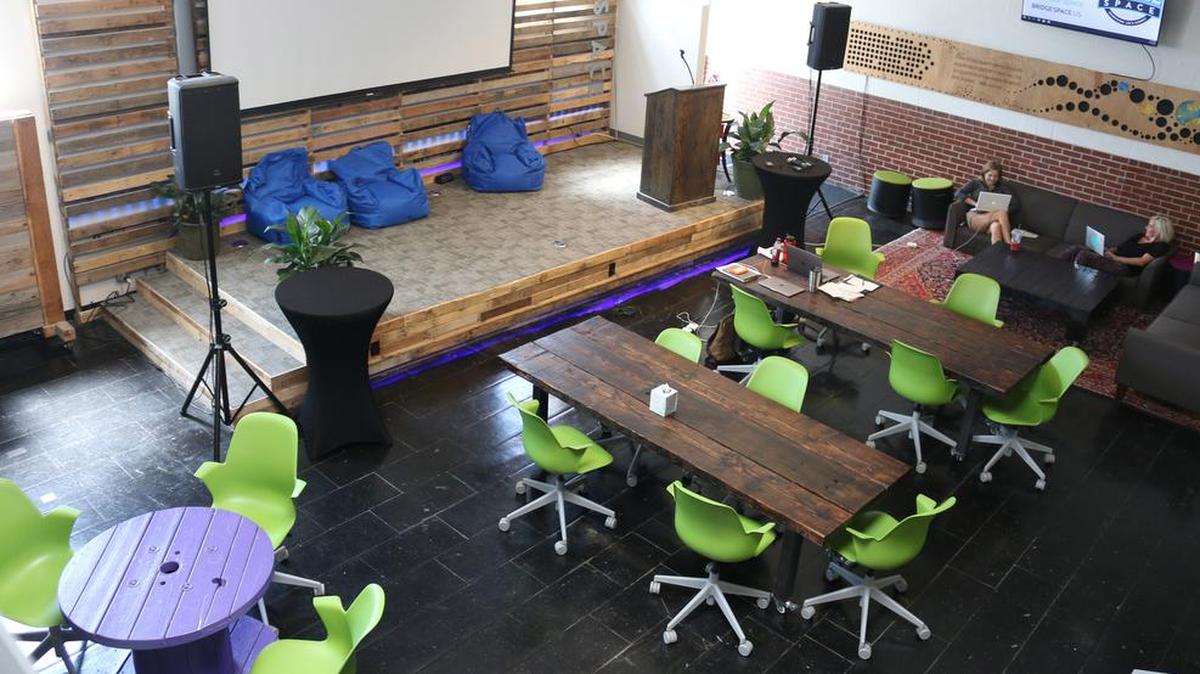 Bridge Space has a variety of office enivonments, including couches, beanbag chairs and tables.