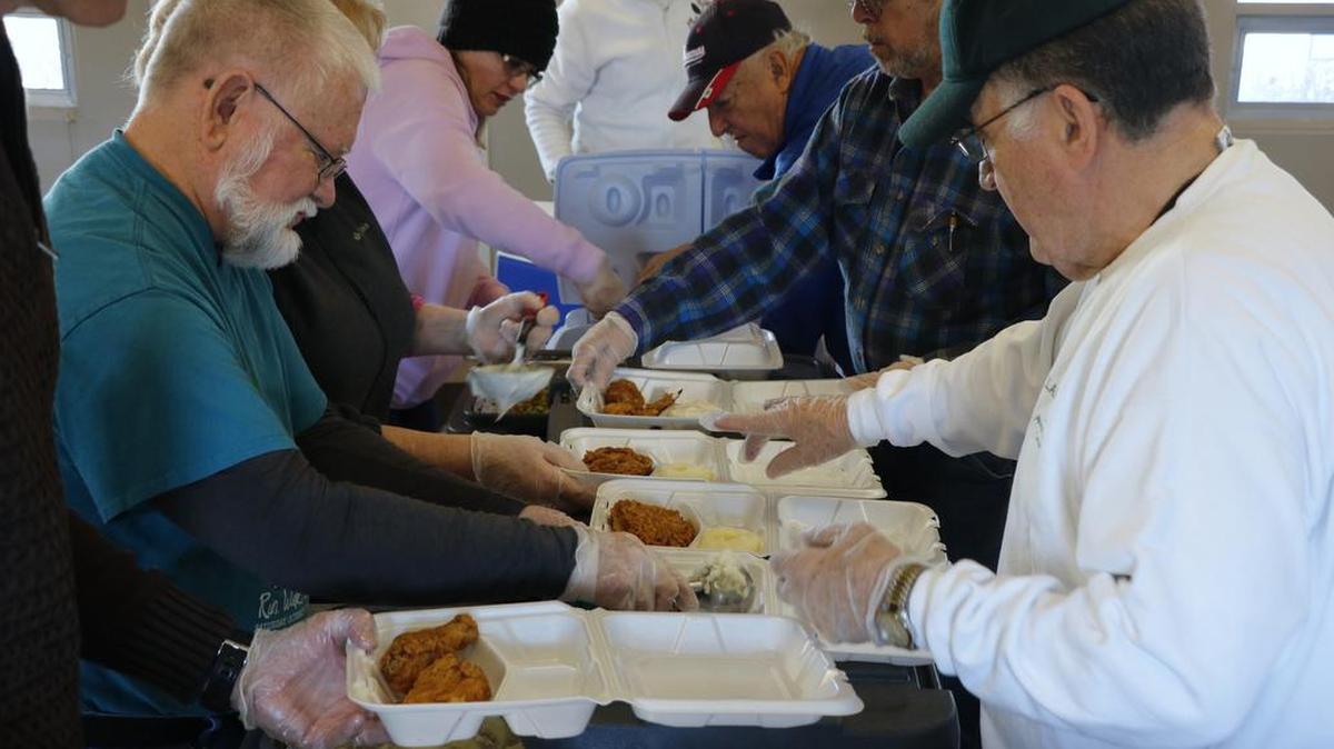Five days a week, One Good Meal delivers nearly 700 free hot meals to seniors and those who are homebound throughout Lee’s Summit. The organization was founded by Roberta McArthur and her mother, Betty McKnought in 1994. “Roberta has always been selfless with her time to make sure no one in Lee’s Summit goes without a meal,” said Marlo Polc, catering manager at Hy-Vee on Rice Road. Hy-Vee has provided hot food for the meals since the organization’s founding.