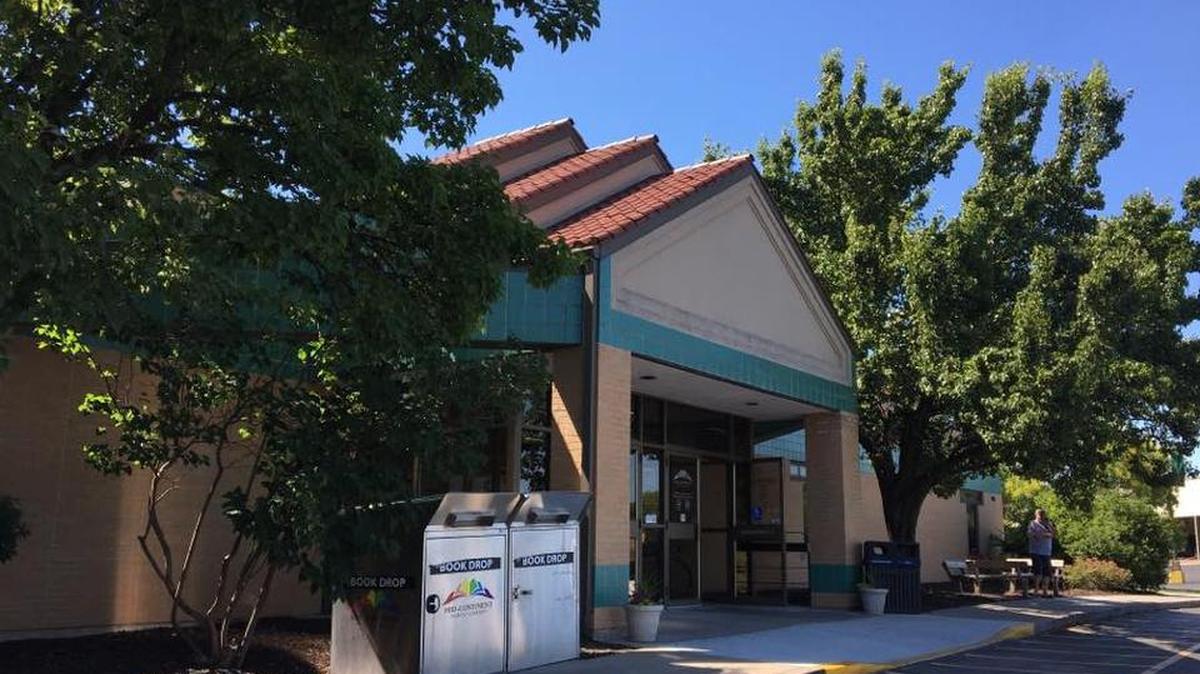 The Lee’s Summit Branch (pictured), 150 N.W. Oldham Parkway, as well as the Colbern Road Branch, 1000 N.E. Colbern Road, of the Mid-Continent Public Library, will have different Saturday hours and will be open on Sundays starting in January 2018.