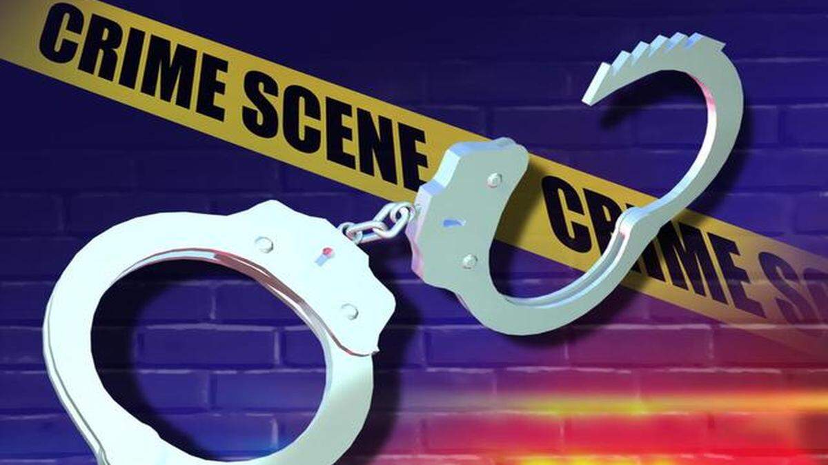 
Donald V. Buckner, 32, of Columbia, was arrested Wednesday night after a police chase from Kansas City to near the Iowa border. He is suspected in an assault and an armed robbery.

