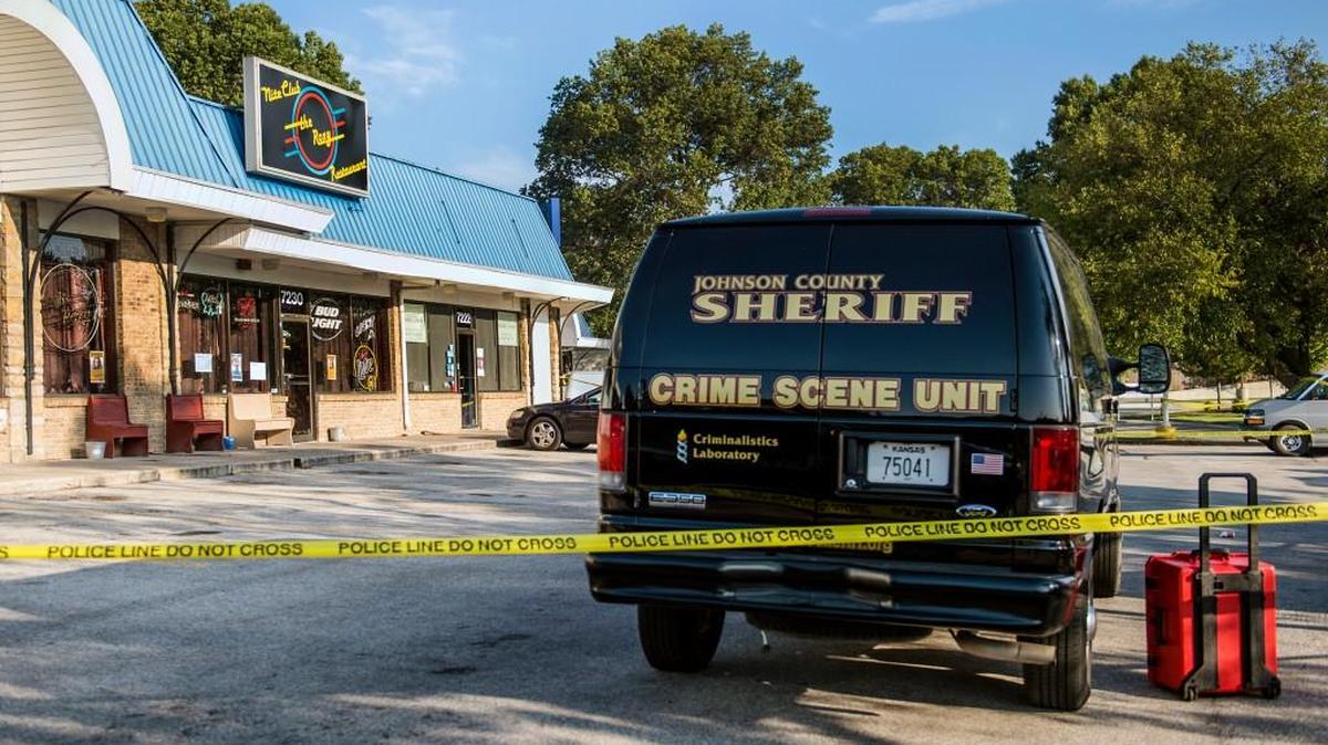 
The scene on Wednesday outside Jim Kilroy’s Roxy Bar in the Metcalf 75 Shopping Center near 75th Street and Metcalf Avenue in Overland Park. A 24-year-old rapper and musician from Olathe was shot to death outside the bar around 1:15 a.m. Wednesday. 
