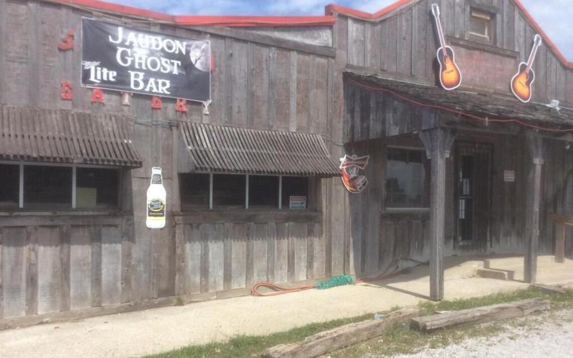 Bullets in Belton: A former Vegas singer, an ex-politician and a barroom shooting
