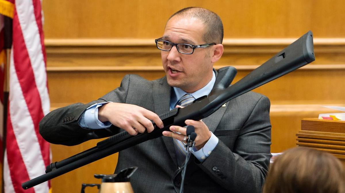 
Johnson County sheriff’s crime lab supervisor David Wright explained a shotgun to the jury on Wednesday.
