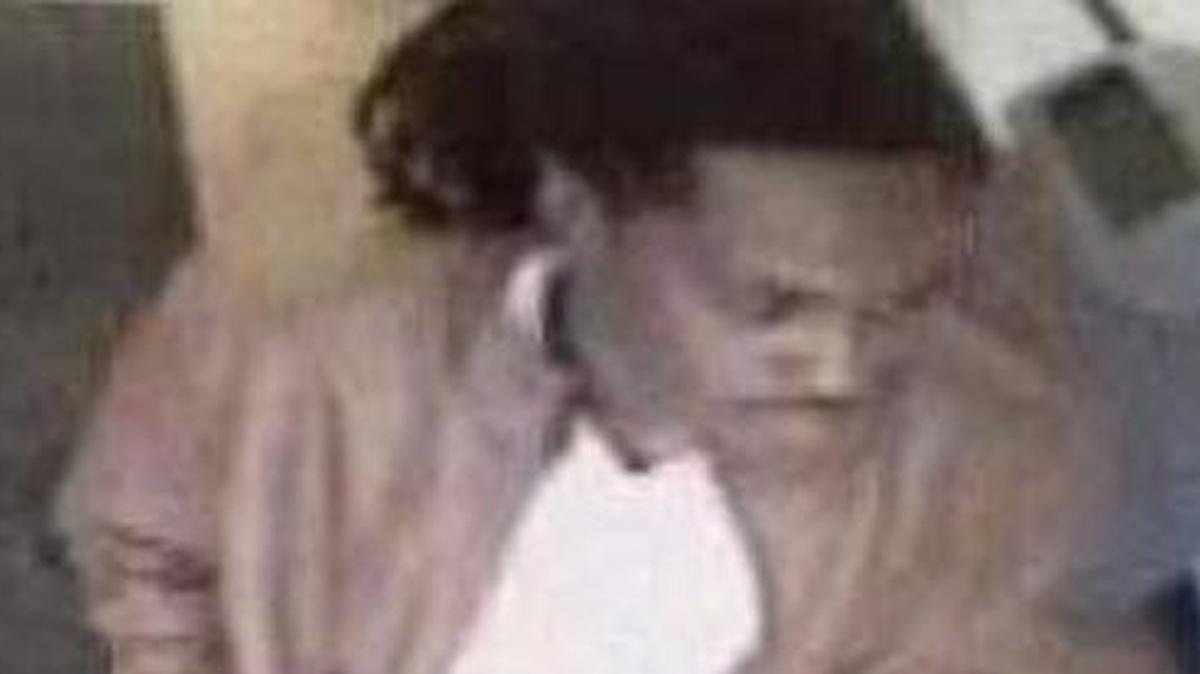 Overland Park police need the public’s help in identifying a pair of suspects in an alleged theft.